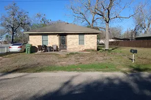 108 Buchel, Cuero, TX 77954 - Photo 1