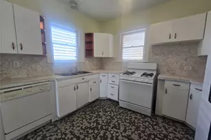 3828 Ave S, Galveston, TX 77550 - Photo 10