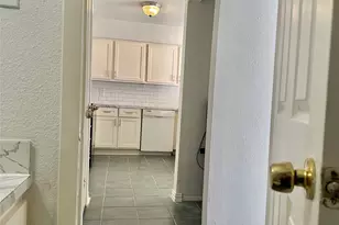 12204 Coppertree Ln, Houston, TX 77035 - Photo 30