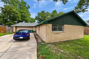 5400 Hemlock Dr, Baytown, TX 77521 - Photo 1