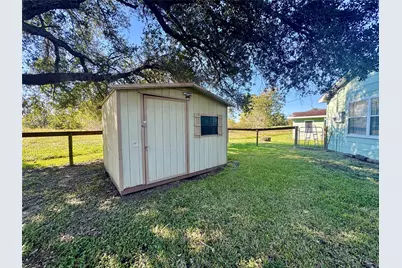 35 Private Road 815, Markham, TX 77414 - Photo 10