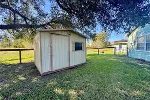 35 Private Rd 815, Markham, TX 77414 - Photo 10