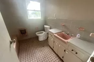 702 E Mesquite Ln, Victoria, TX 77901 - Photo 16