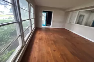 702 E Mesquite Ln, Victoria, TX 77901 - Photo 6