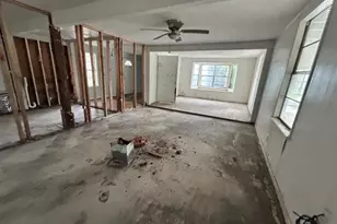 702 E Mesquite Ln, Victoria, TX 77901 - Photo 12