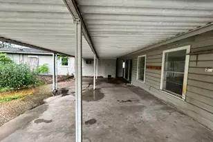 702 E Mesquite Ln, Victoria, TX 77901 - Photo 4