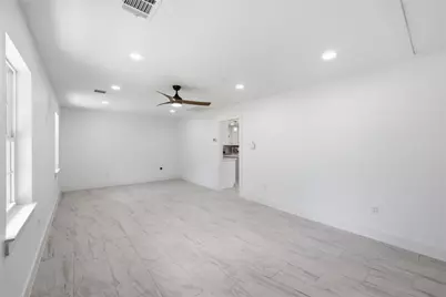 13570 Moss Hill Drive, Beaumont, TX 77713 - Photo 6