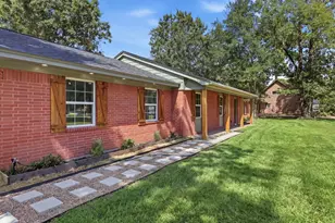 13570 Moss Hill Dr, Beaumont, TX 77713 - Photo 32
