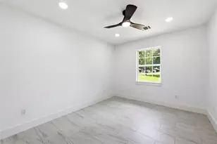 13570 Moss Hill Dr, Beaumont, TX 77713 - Photo 20