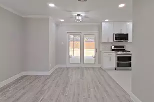 4947 Poinciana Dr, Houston, TX 77092 - Photo 4