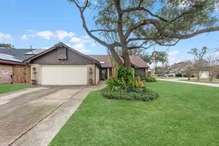 7735 Leafbrook Ln, Spring, TX 77379 - Photo 6