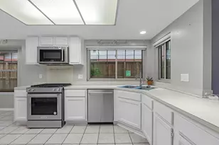 7735 Leafbrook Ln, Spring, TX 77379 - Photo 12