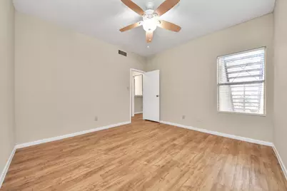 2021 Spenwick Drive #117, Houston, TX 77055 - Photo 14