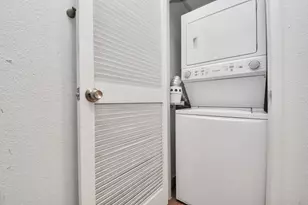 2021 Spenwick Dr, Houston, TX 77055 - Photo 18