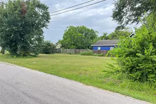 512 and 514 Travis St, Richmond, TX 77469 - Photo 1