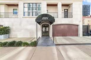 2221 Welch St, Houston, TX 77019 - Photo 2