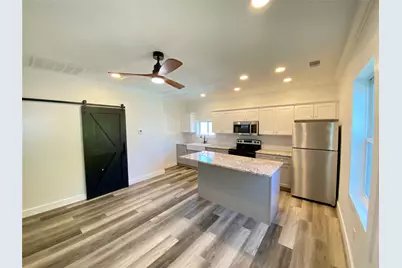 2001 29th #Rear, Galveston, TX 77550 - Photo 4