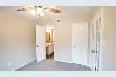 17 Regency Lane, Houston, TX 77088 - Photo 10