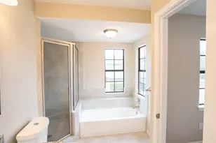 17 Regency Ln, Houston, TX 77088 - Photo 22
