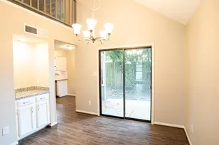 17 Regency Ln, Houston, TX 77088 - Photo 6