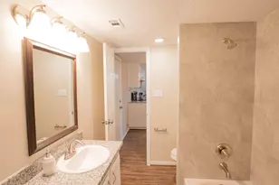 17 Regency Ln, Houston, TX 77088 - Photo 12