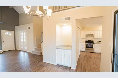 17 Regency Lane, Houston, TX 77088 - Photo 8