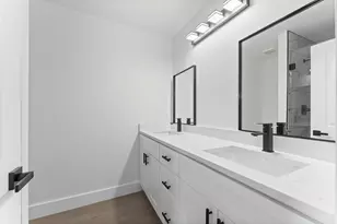 8205 Carver Rd, Houston, TX 77088 - Photo 14