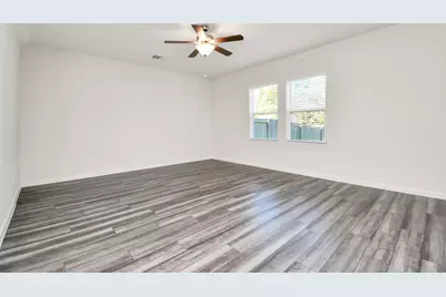 7819 Royalwood Drive, Houston, TX 77049 - Photo 16