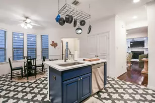 1111 W 26th St, Houston, TX 77008 - Photo 6