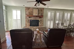 804 Milam St, Columbus, TX 78934 - Photo 10