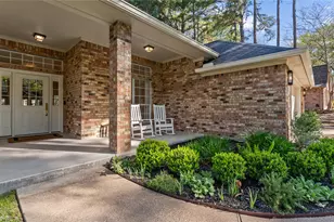 1924 Fairway Dr, Huntsville, TX 77340 - Photo 2