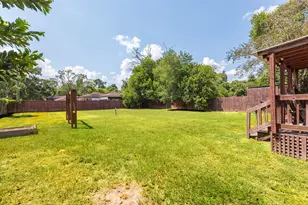 1909 Reese St, Liberty, TX 77575 - Photo 4