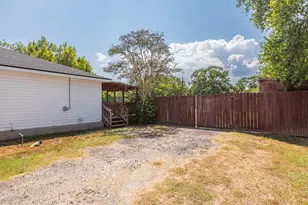 1909 Reese St, Liberty, TX 77575 - Photo 10