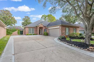 1119 Walden Hill Ct, Houston, TX 77077 - Photo 2