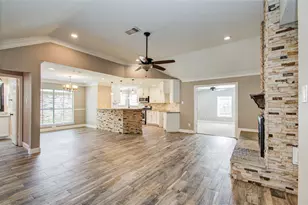 2010 Wildwood Dr, Deer Park, TX 77536 - Photo 6