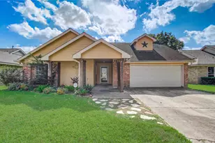 2010 Wildwood Dr, Deer Park, TX 77536 - Photo 4