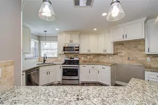 2010 Wildwood Dr, Deer Park, TX 77536 - Photo 14