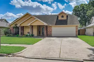 2010 Wildwood Dr, Deer Park, TX 77536 - Photo 2