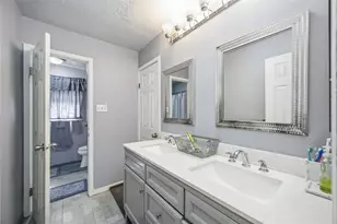 8607 Causeway Dr, Houston, TX 77083 - Photo 20