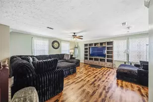 8607 Causeway Dr, Houston, TX 77083 - Photo 14