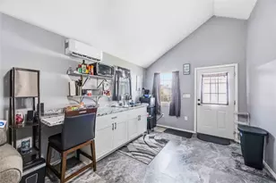 8607 Causeway Dr, Houston, TX 77083 - Photo 2