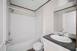 423 Silliman St, Sealy, TX 77474 - Photo 6