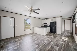 423 Silliman St, Sealy, TX 77474 - Photo 12