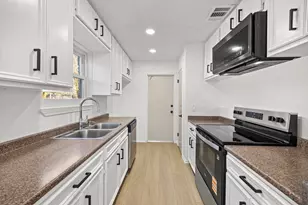 16006 La Avenida Dr, Houston, TX 77062 - Photo 12