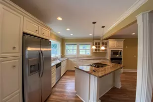 911 Hawthorne Rd, Clear Lake Shores, TX 77565 - Photo 12