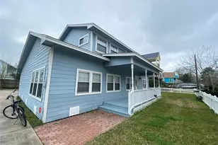 911 Hawthorne Rd, Clear Lake Shores, TX 77565 - Photo 2