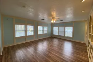 911 Hawthorne Rd, Clear Lake Shores, TX 77565 - Photo 18