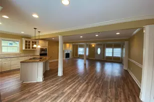 911 Hawthorne Rd, Clear Lake Shores, TX 77565 - Photo 8