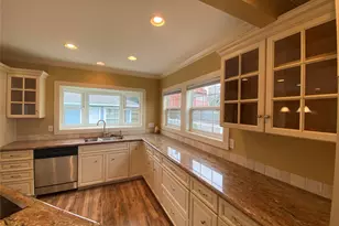 911 Hawthorne Rd, Clear Lake Shores, TX 77565 - Photo 14