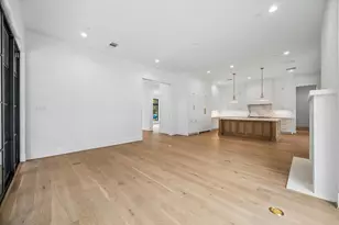 1328 Mickey Way, Spring Valley Village, TX 77055 - Photo 8